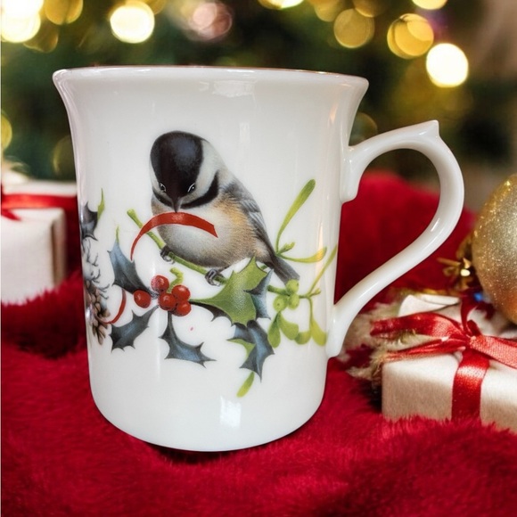 Vintage Lenox Winter Greetings Chickadee & Titmouse Bird Mug Gold Trim Porcelain - Picture 1 of 9